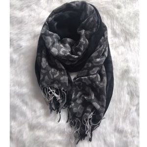 Animal Print Scarf Gray Black